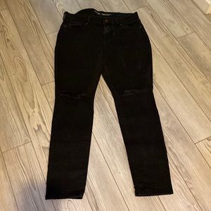 Old Navy Distressed Curvy Profile Jeans